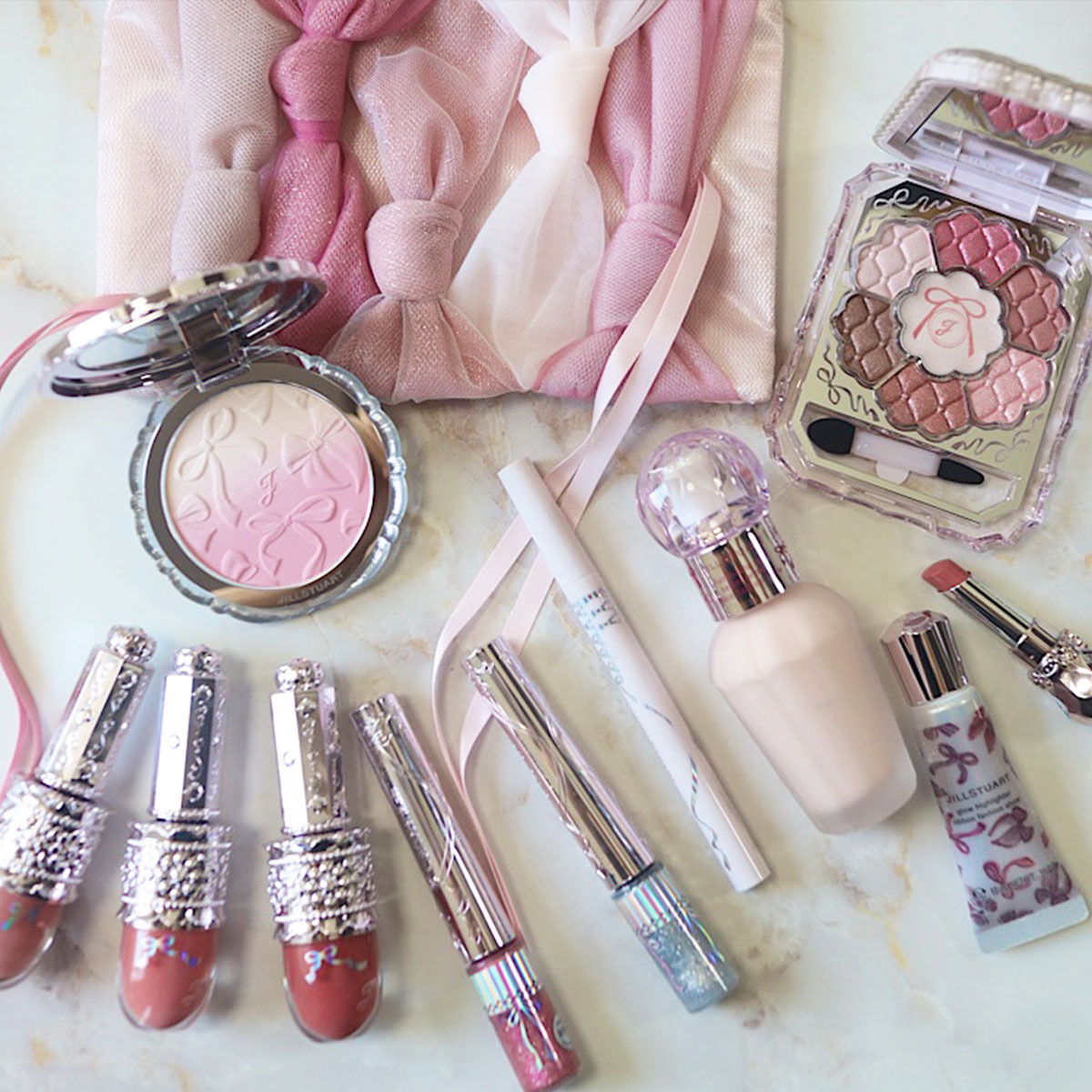 ホリデー限定アイテムもご紹介！ ジルスチュアートの「2025年