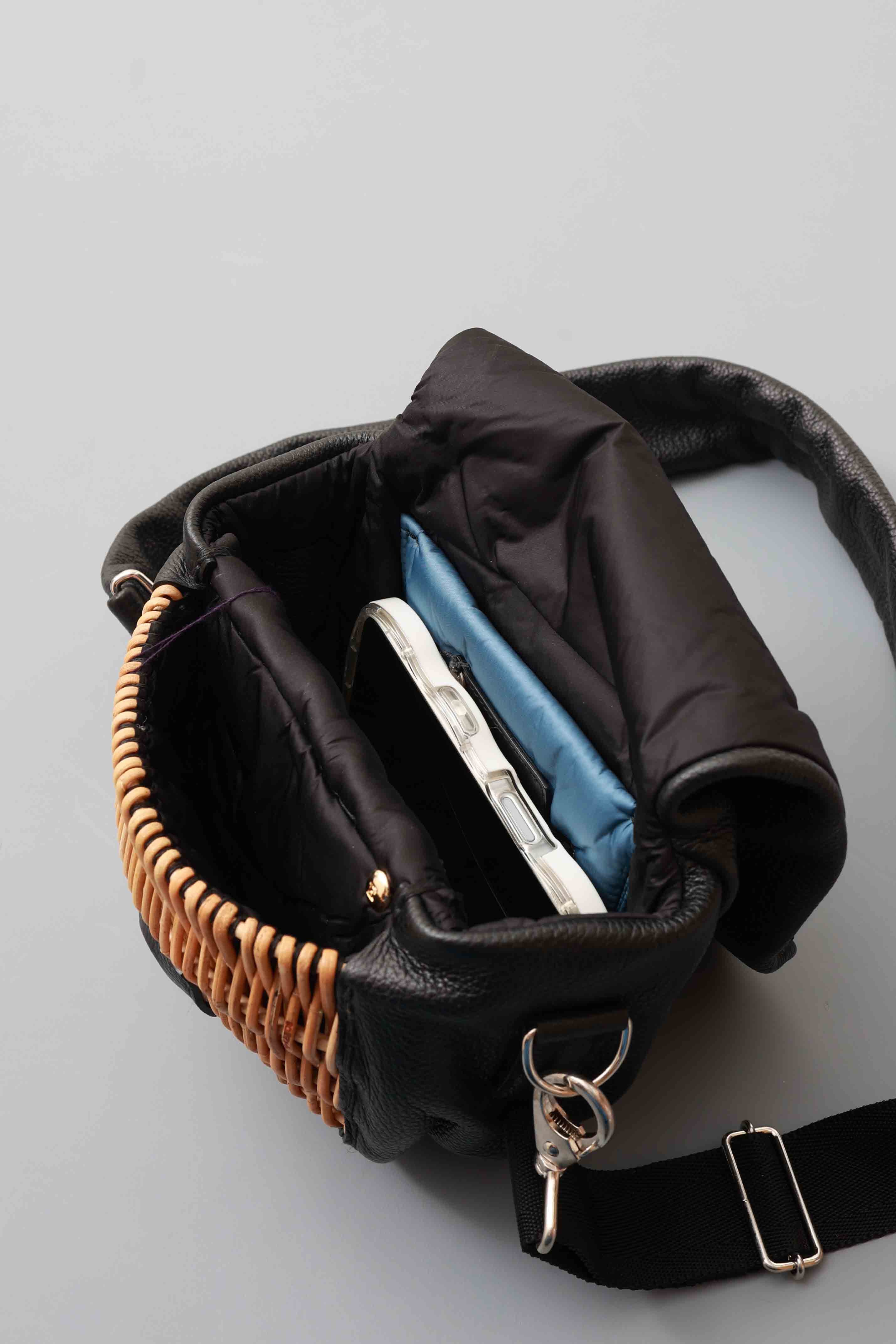 ebagos エバゴス フニュ・ボディバッグS