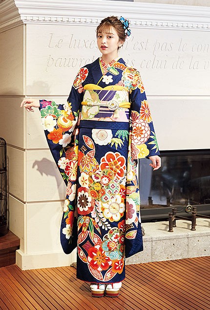 濃紫地に吉祥文様が映えるレトロな振袖【H-208】｜振袖ギャラリー