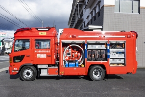 放水塔付消防ポンプ車 | 津山圏域消防組合