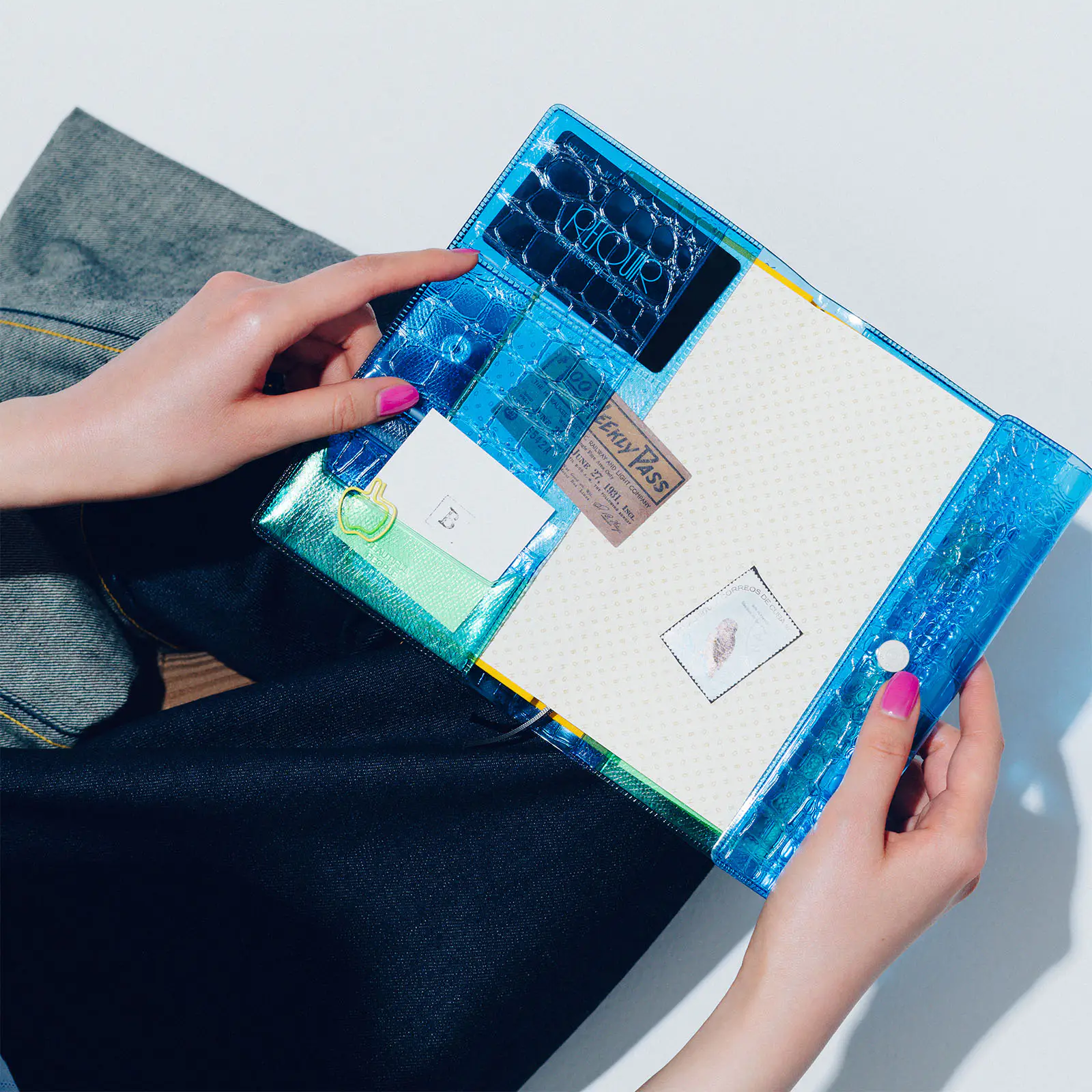 beautiful people / nothing to hide（blue） ［weeksカバー］ - 手帳