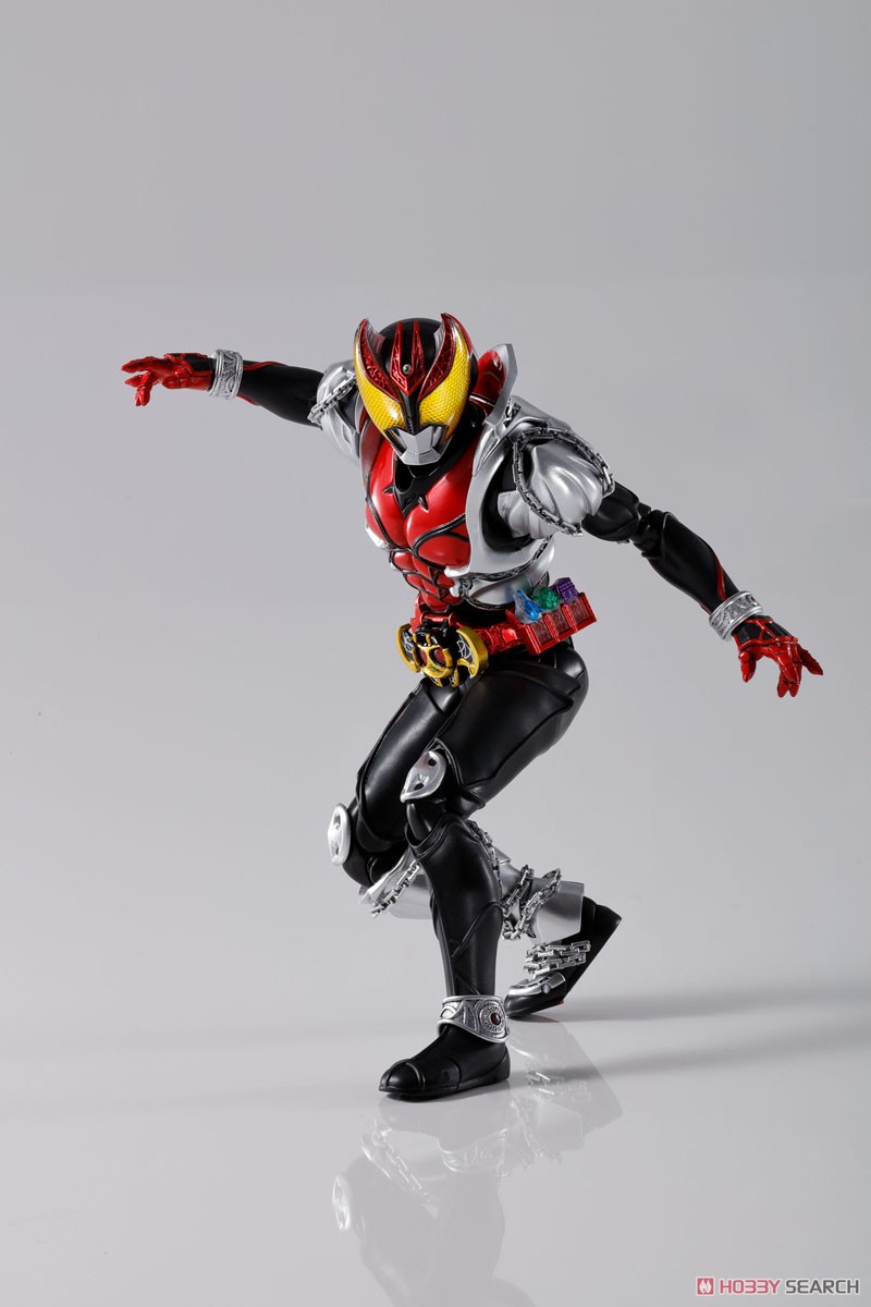 S.H.フィギュアーツ(真骨彫製法) 仮面ライダーキバ キバフォーム ※初回