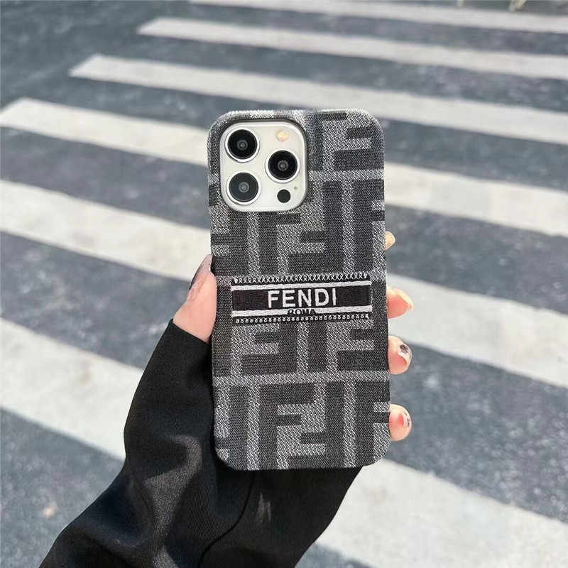 fendi アイ フォン16/16pro ケース モンスター フェンディ iphone15pro