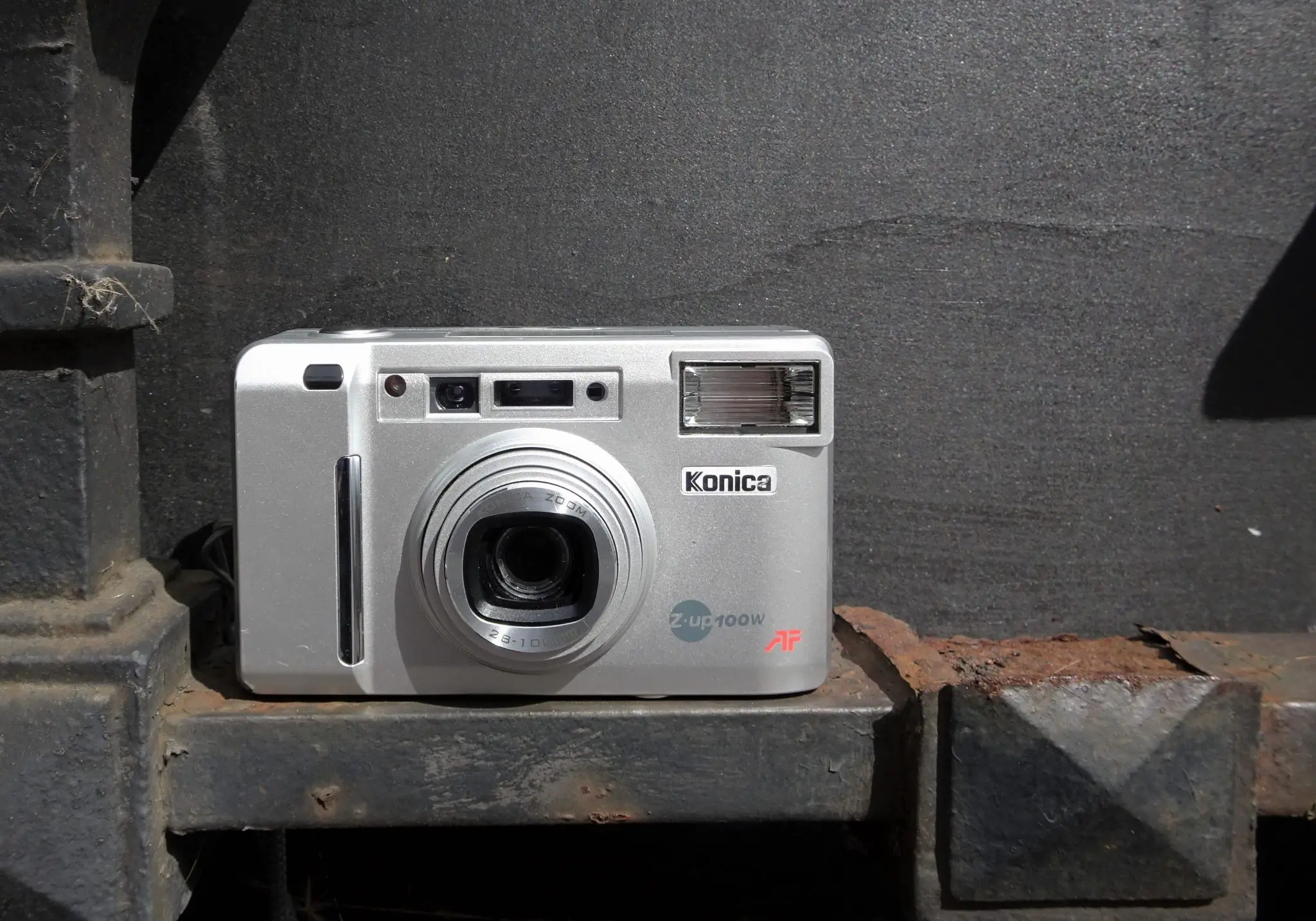 Konica Z-up 100w compact review - by Charles Higham - 35mmc