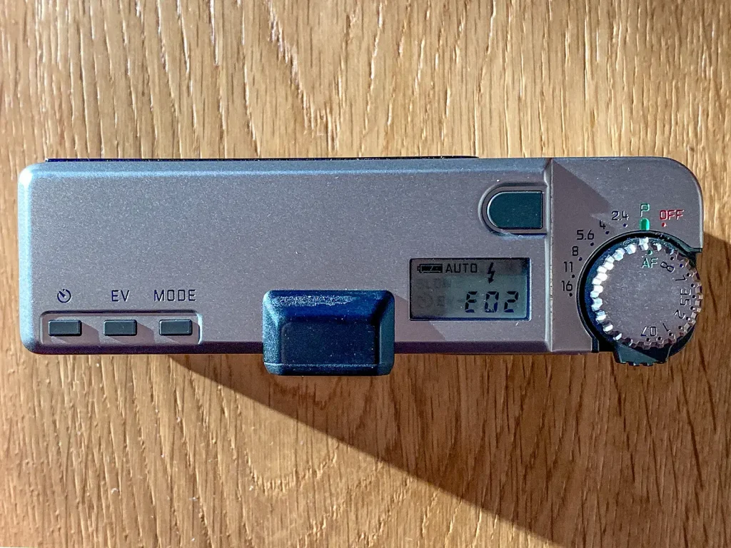 Leica Minilux Death by E02 / 5 Frames with a Beautiful Brick - By