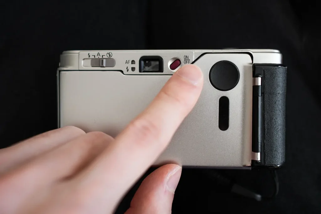 Ricoh GR10 Review - A Diamond Wrapped in Coal - By Edward Chang