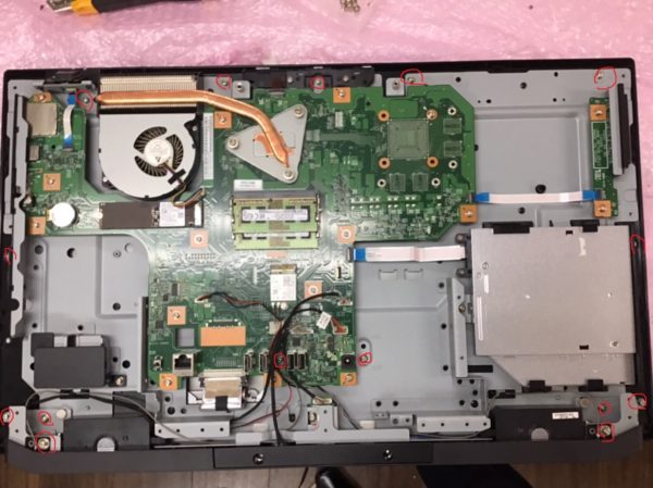 富士通ディスプレイ一体型PC（ FMVF60E3B）の液晶割れによる液晶交換