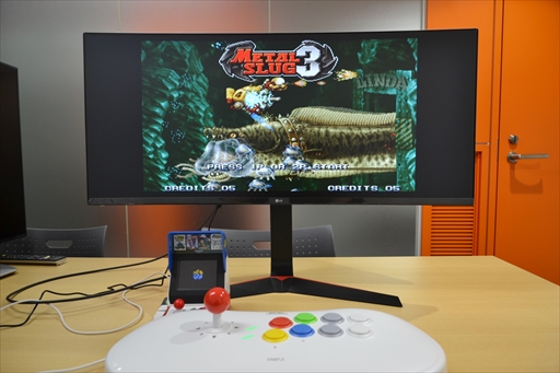 NEOGEO Arcade Stick Pro」の使用方法とプレイフィールを紹介。NEOGEO