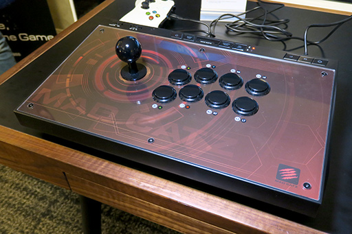 Mad Catzから新型アーケードスティック「E.G.O.」が登場。カスタマイズ
