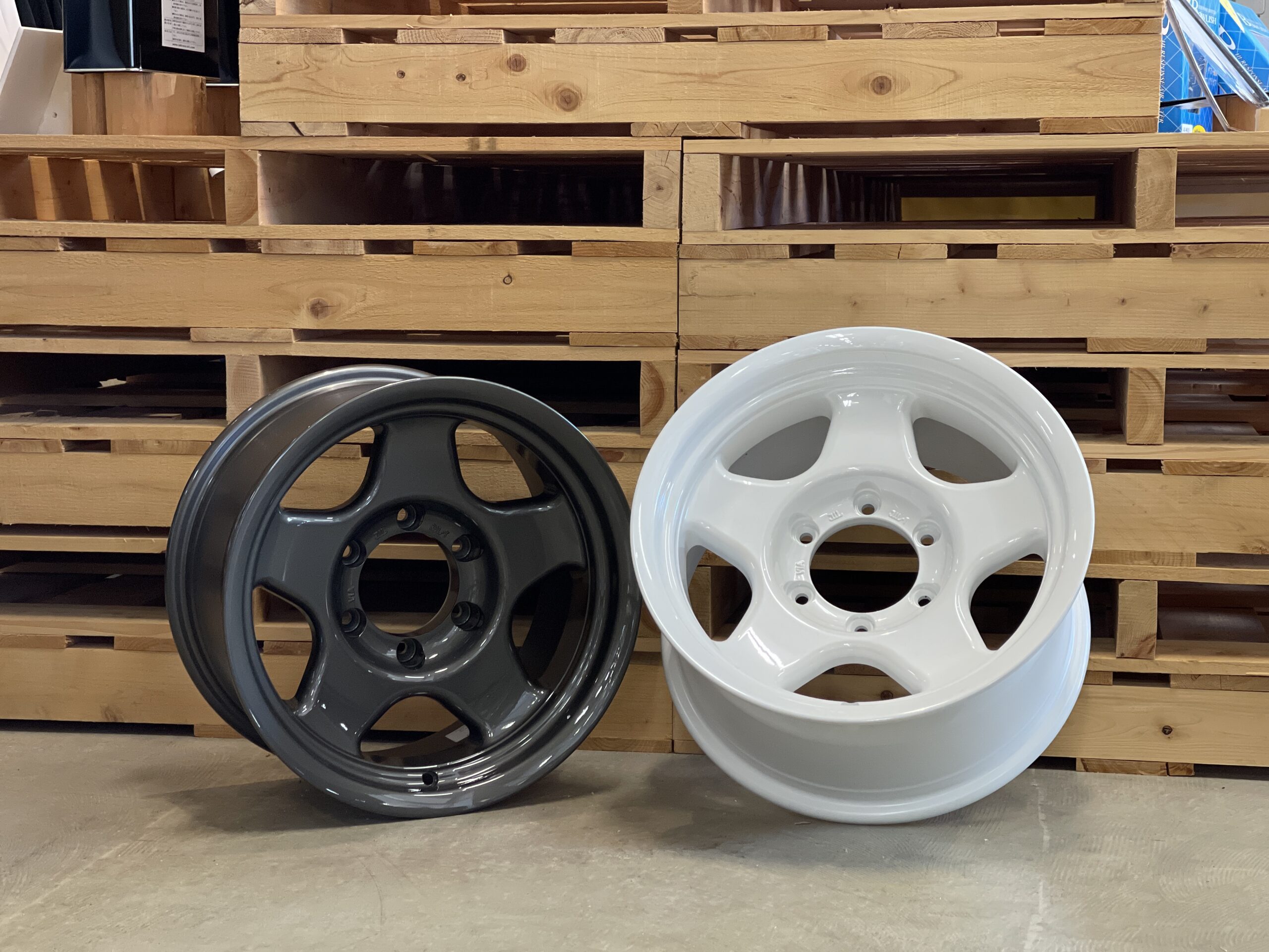 BRADLEY V 16インチが続々入荷しています！ - フォーバイフォー