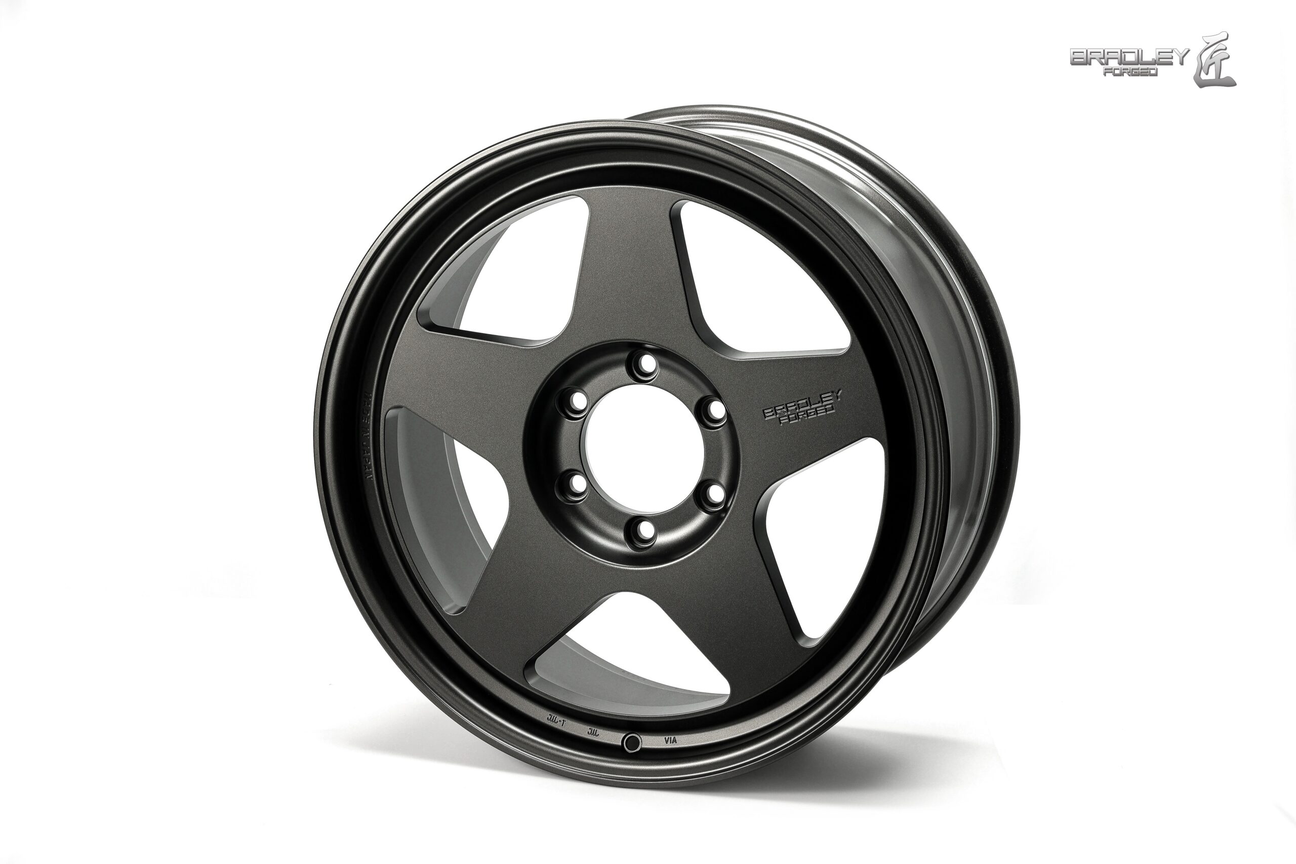 ブラッドレーフォージド匠に待望の 20インチが発売開始