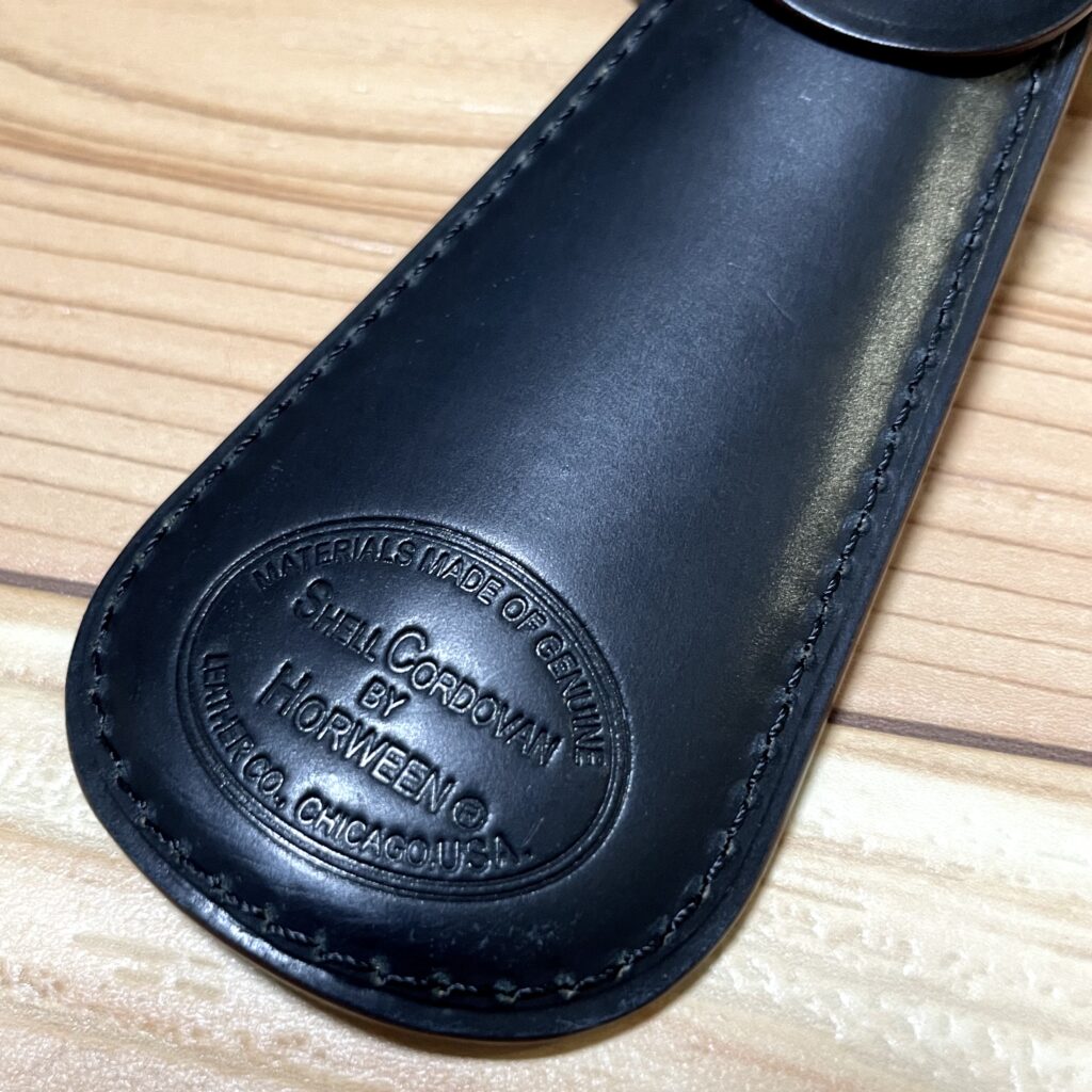 靴のために犠牲を払う靴べらよ、尊いぞ。ガンゾのシェルコードバン