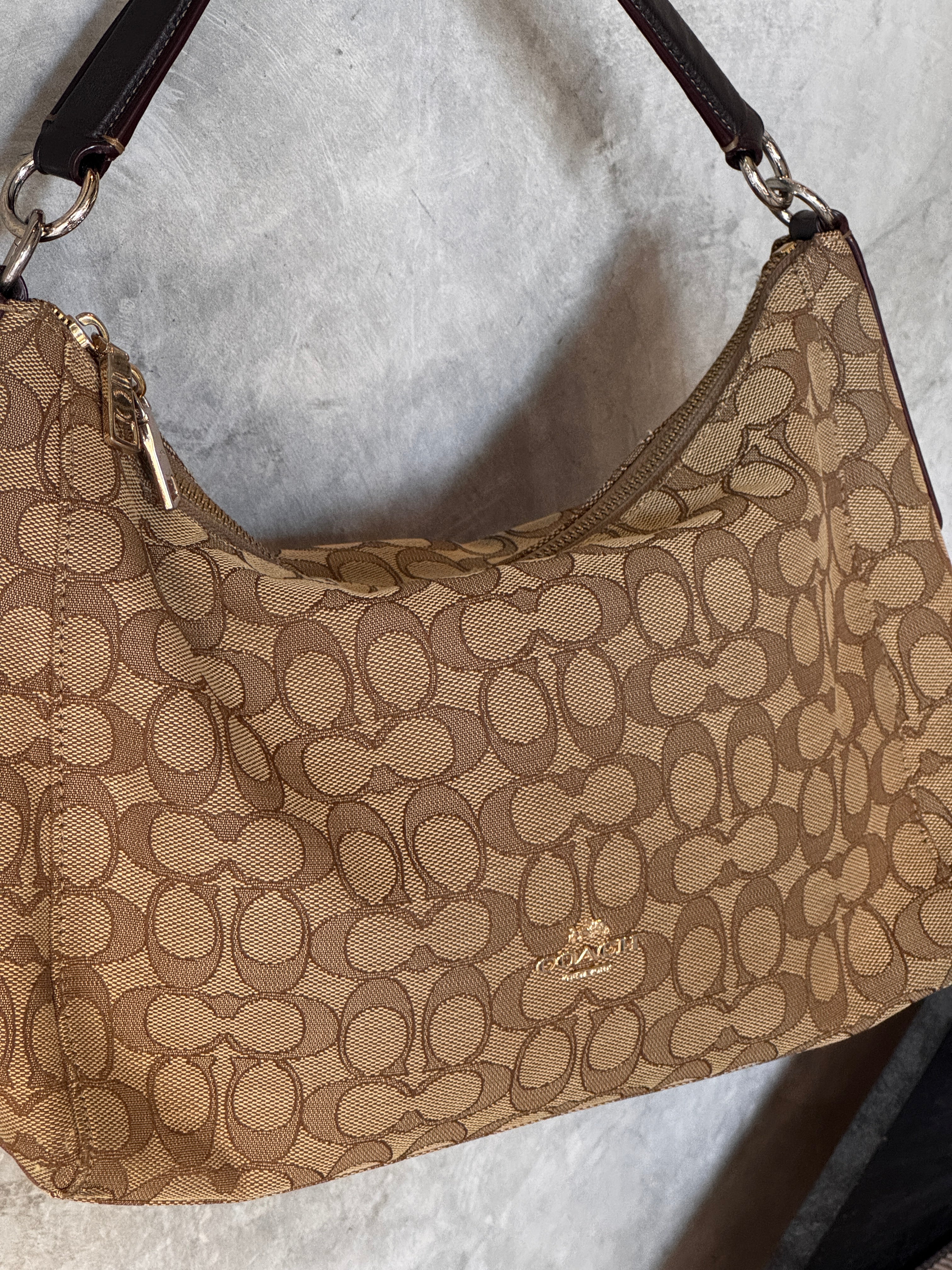 VINTAGE COACH SIGNATURE HOBO HANDBAG – 777ST.