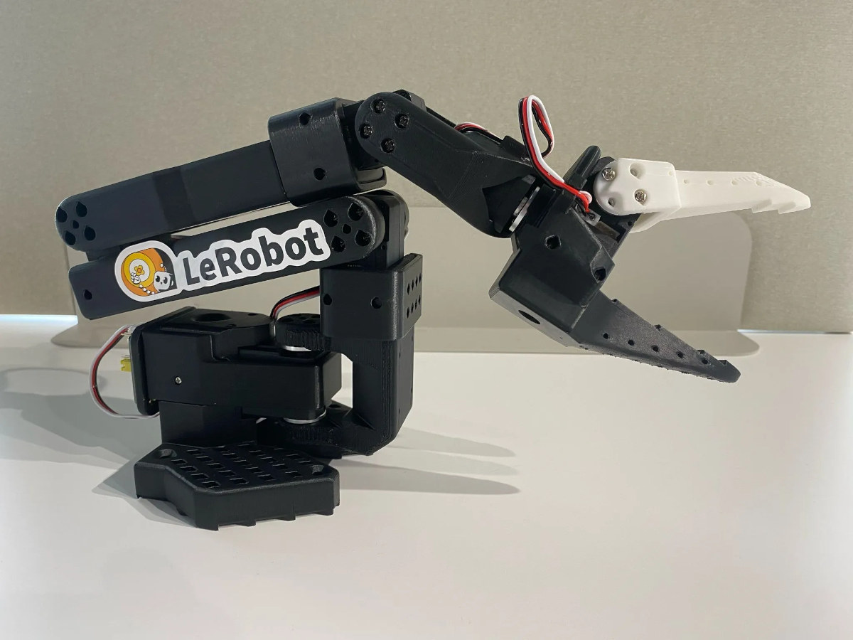 SO-ARM101 open-source dual robotic arm kit works with Hugging