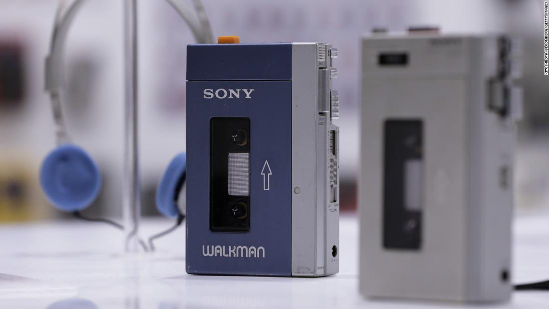 初代ウォークマンから40年、ソニーが記念モデルを発表 - CNN.co.jp