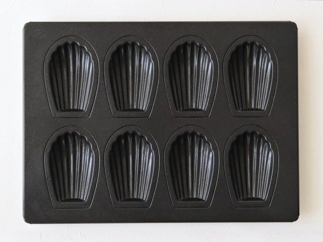 松永製作所 メタリックテフロン付マドレーヌ天板 8P | マドレーヌ型