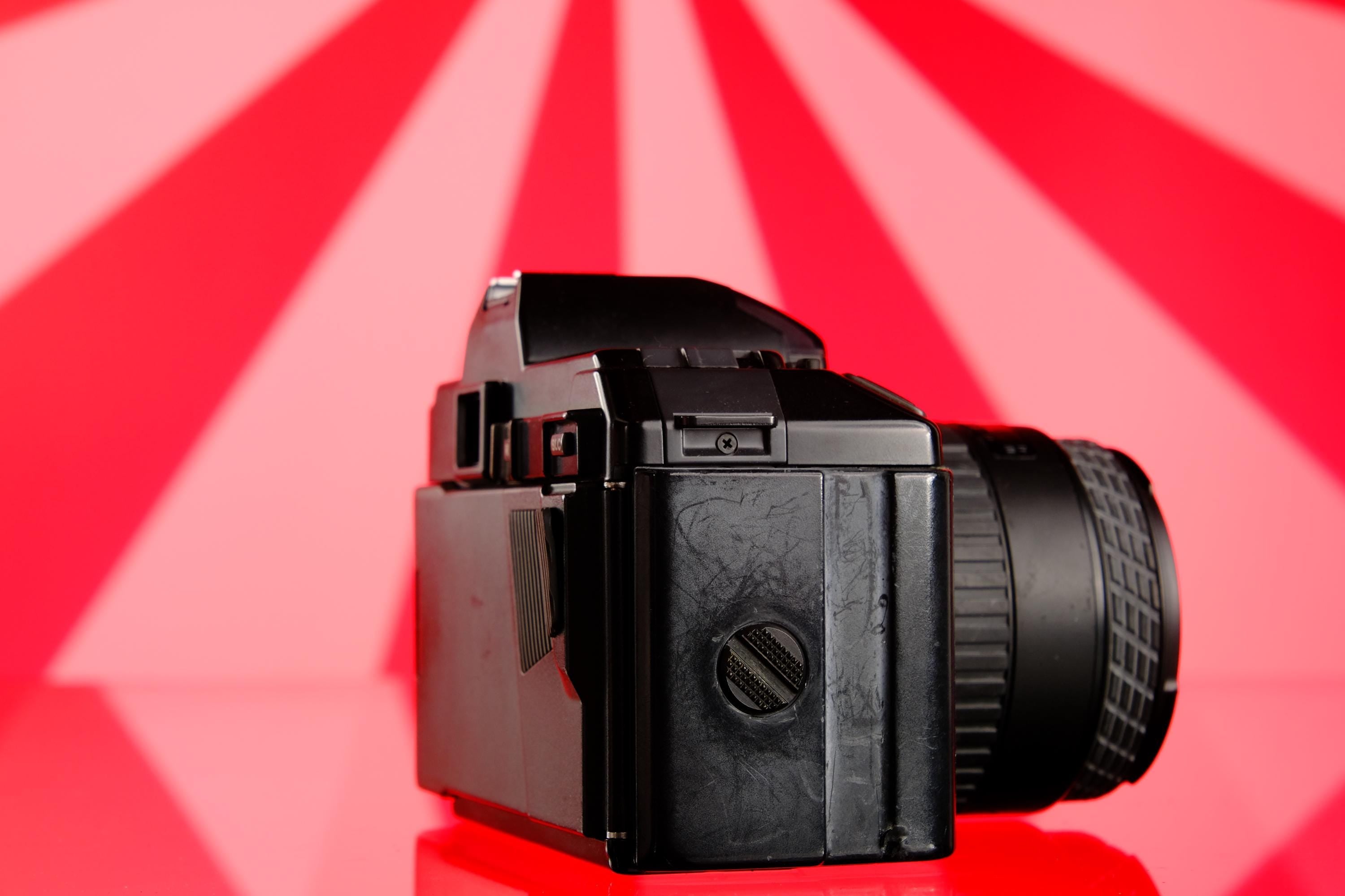 Minolta Maxxum 5000 AF 35mm SLR + 28-70 Sigma Zoom Lens Tested