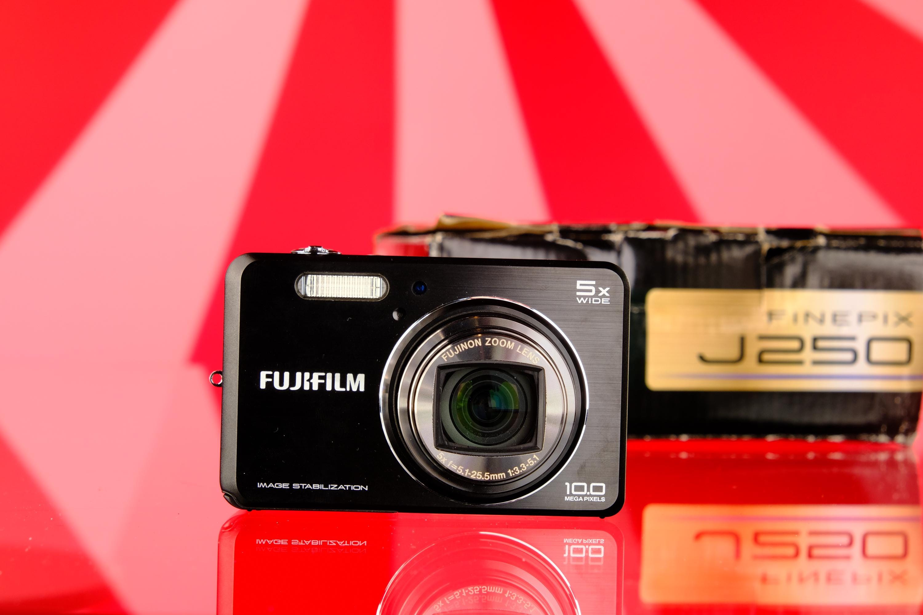 Fujifilm FinePix J250 Compact Digital Camera Digicam Starter Kit