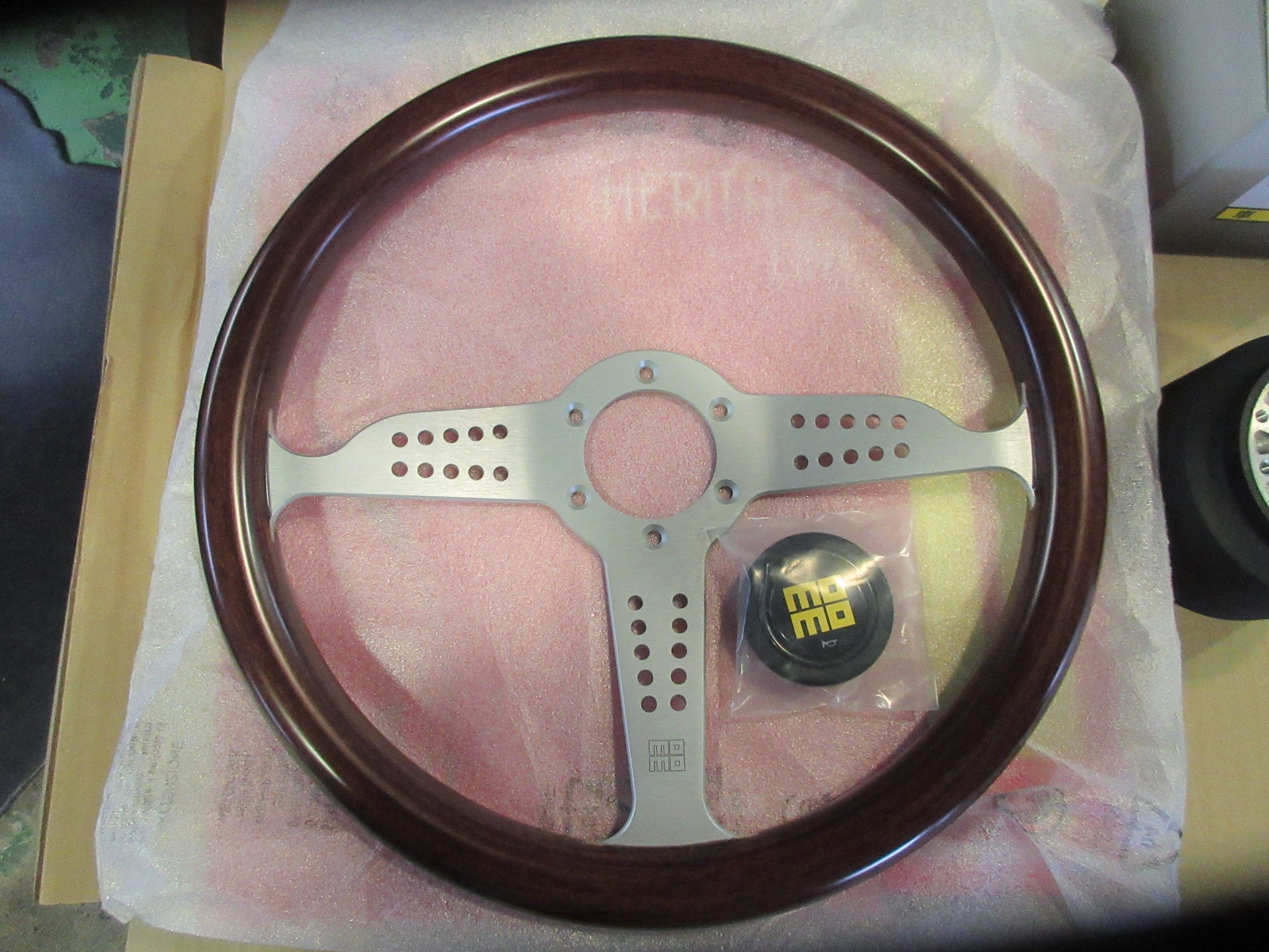 MOMO『GRAND PRIX』ステアリング | インテリア | 商品情報