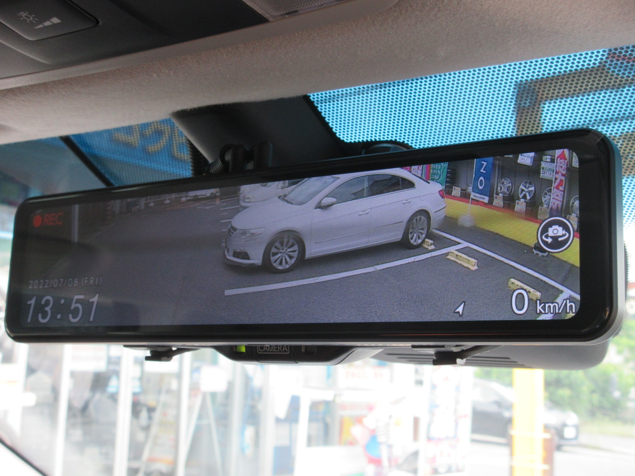 注目のデジタルインナーミラーZDR038をトゥインゴとD:5に取付 | AV