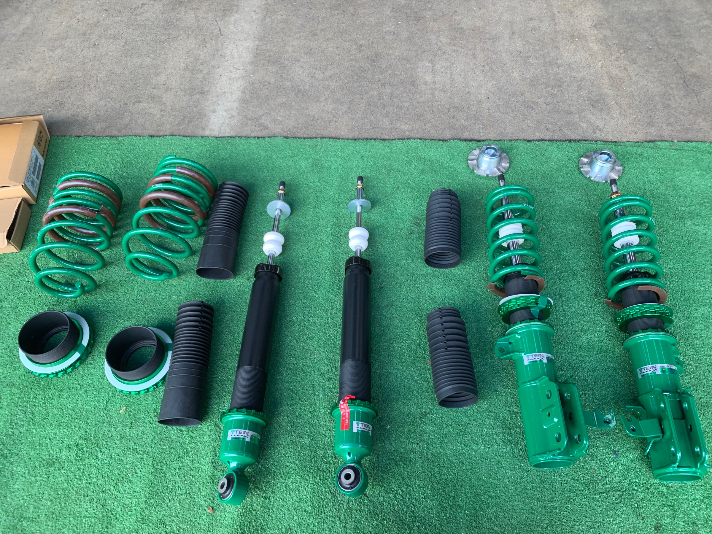 CR-Z テイン 車高調 | ホンダ CR-Z | スタッフ 日記 | コクピット 荒井