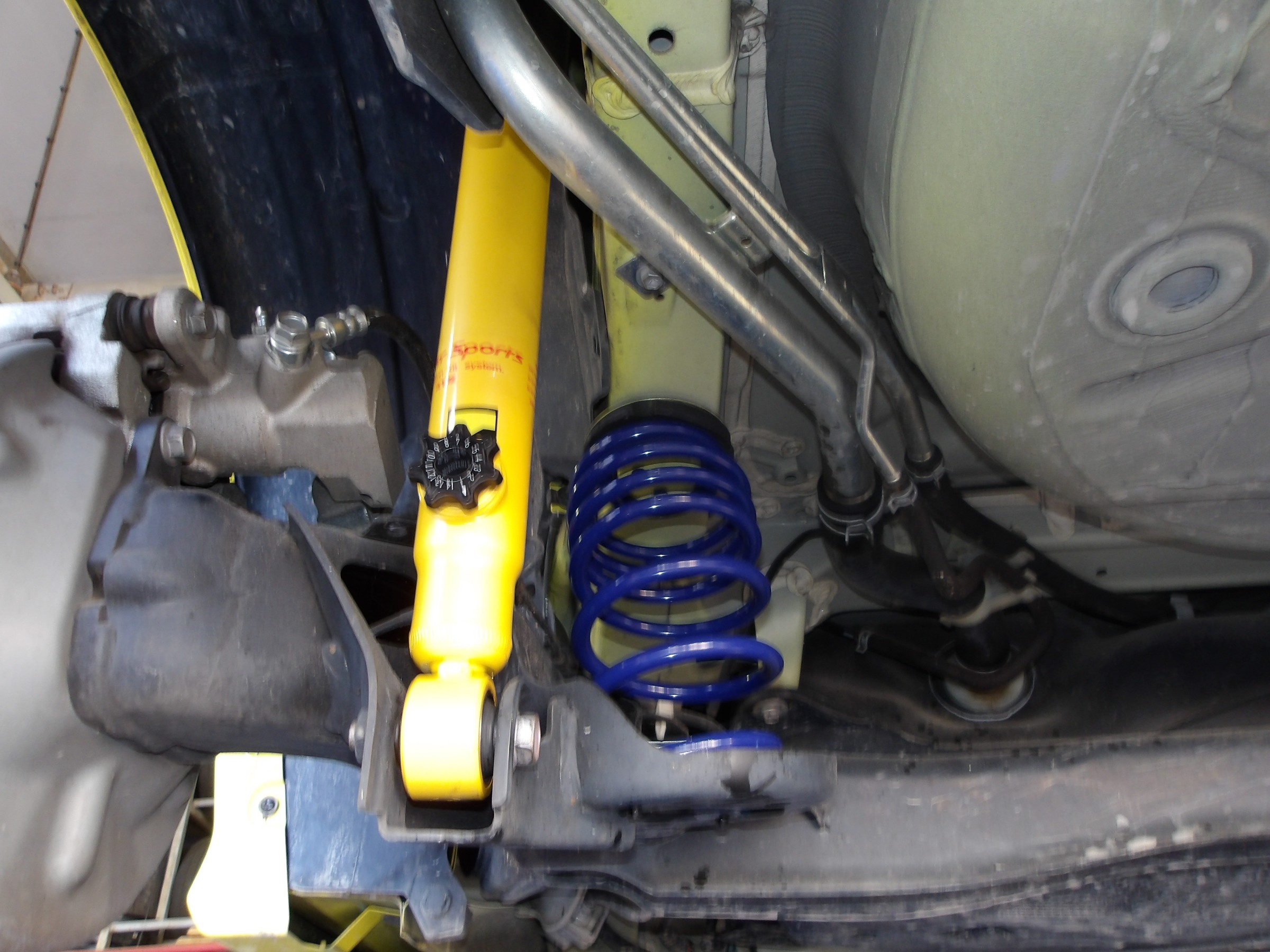 スイフトスポーツ（ZC33S）KYB製「ローファースポーツプラスL・H・S