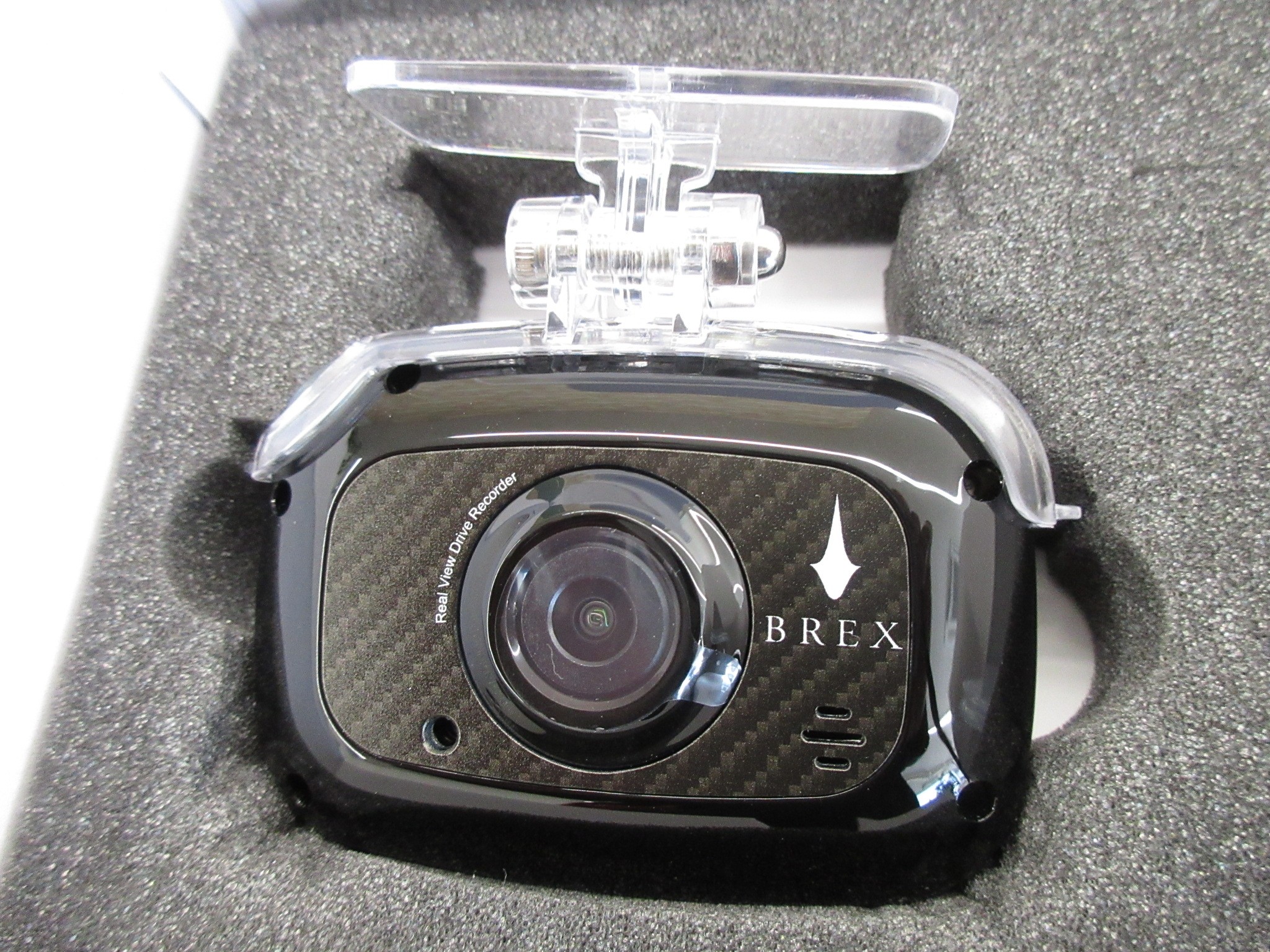 当店の人気NO1ドライブレコーダーはこれだ！” ランクルプラドに「BREX