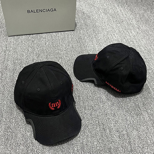 バレンシアガ BALENCIAGA クラシックな刺繍入りベースボールキャップ