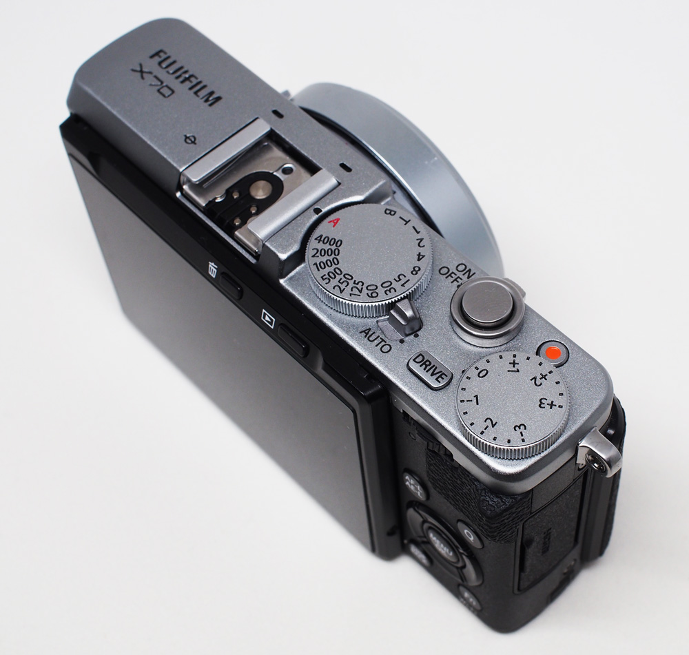 富士フイルムX70レビュー！かっこいいルックスと美しい写真の色味