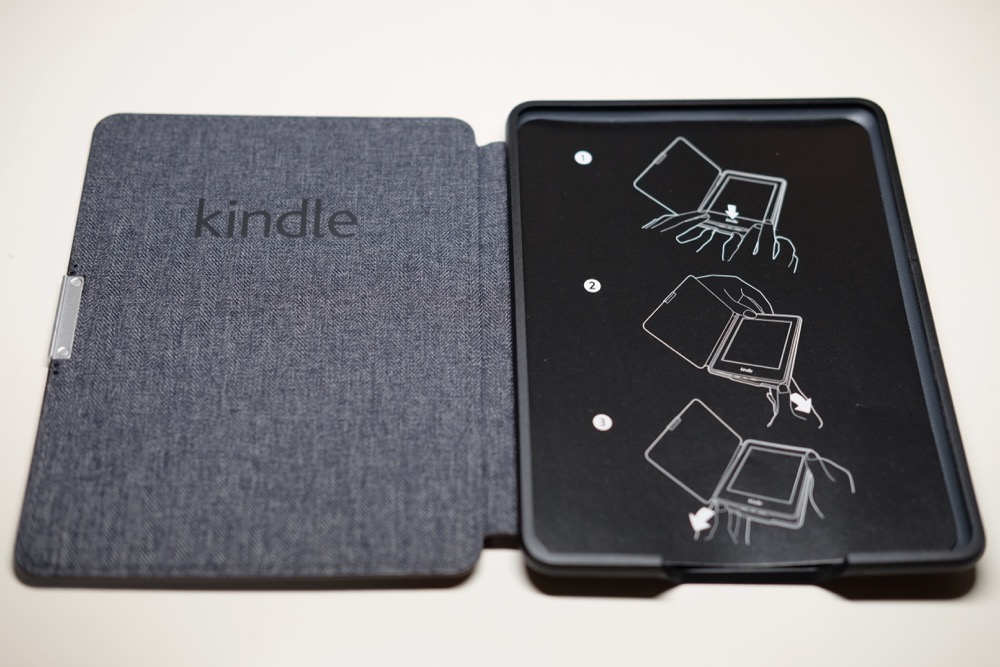 Kindle Paperwhite用の純正プレミアムレザーカバーを買ってみた