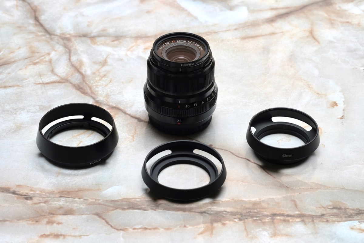XF35mmF2やXF23mmF2用の社外製フードはどんな感じなのか？純正品LH