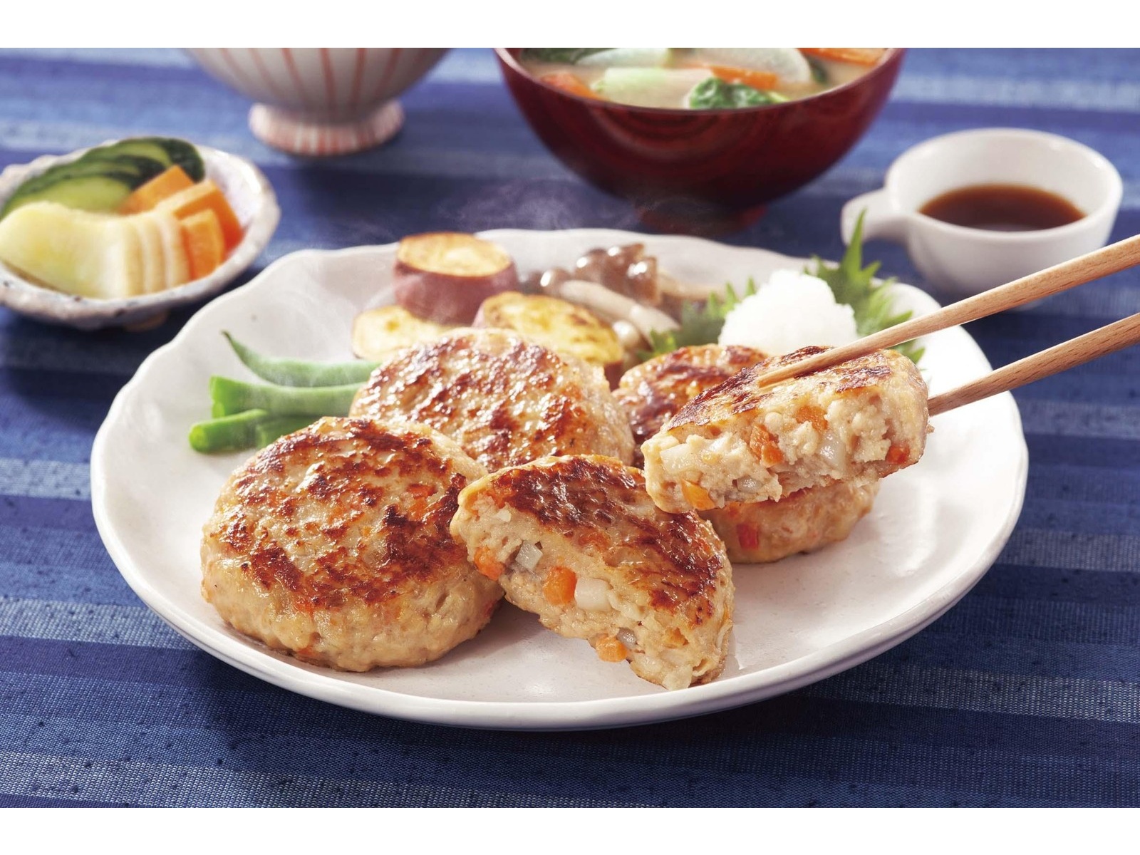 ニチレイ 国産5種野菜の豆腐ハンバーグ 8コ入（384g）| コープこうべネット