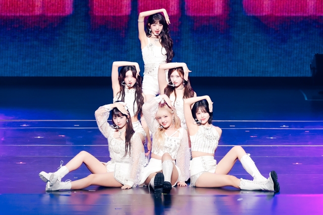IVE、初の日本単独コンサートが開幕 ウォニョン「一緒に“愛してる”して