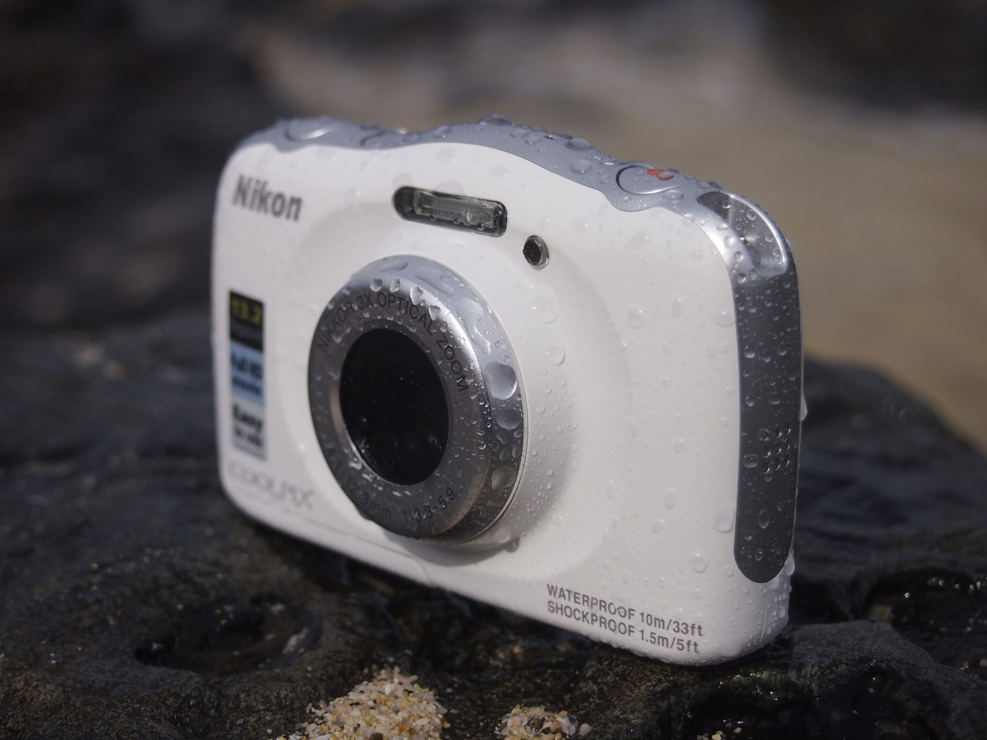 nikon_s33_hero_3000px-