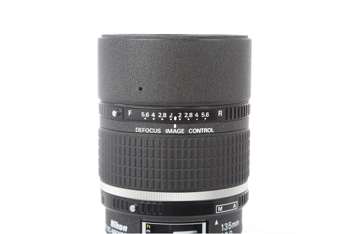 商品レビュー：超！ポートレート向けの135mm「AI AF DC-Nikkor 135mm f2D」