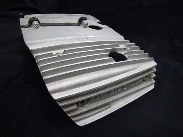 GT380 ヘッドカバー