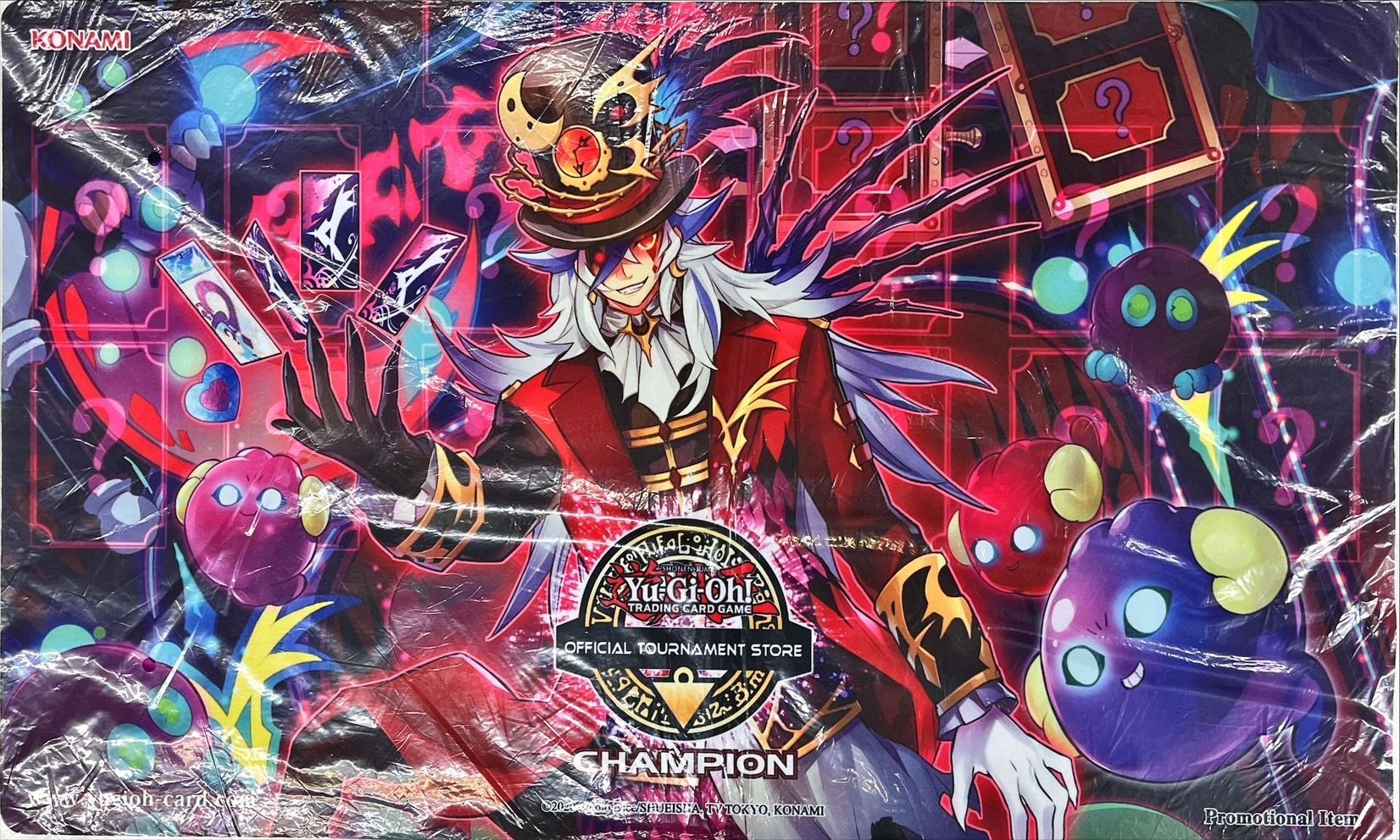 プレイマット『恐楽園の死配人Arlechino（OTS）』【-】{-}《プレイマット》