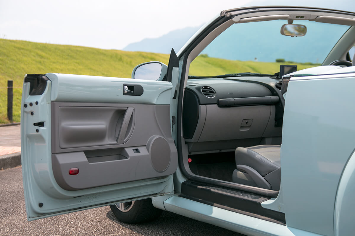 フォルクス ワーゲン ニュービートル カブリオレ | ローバーミニを