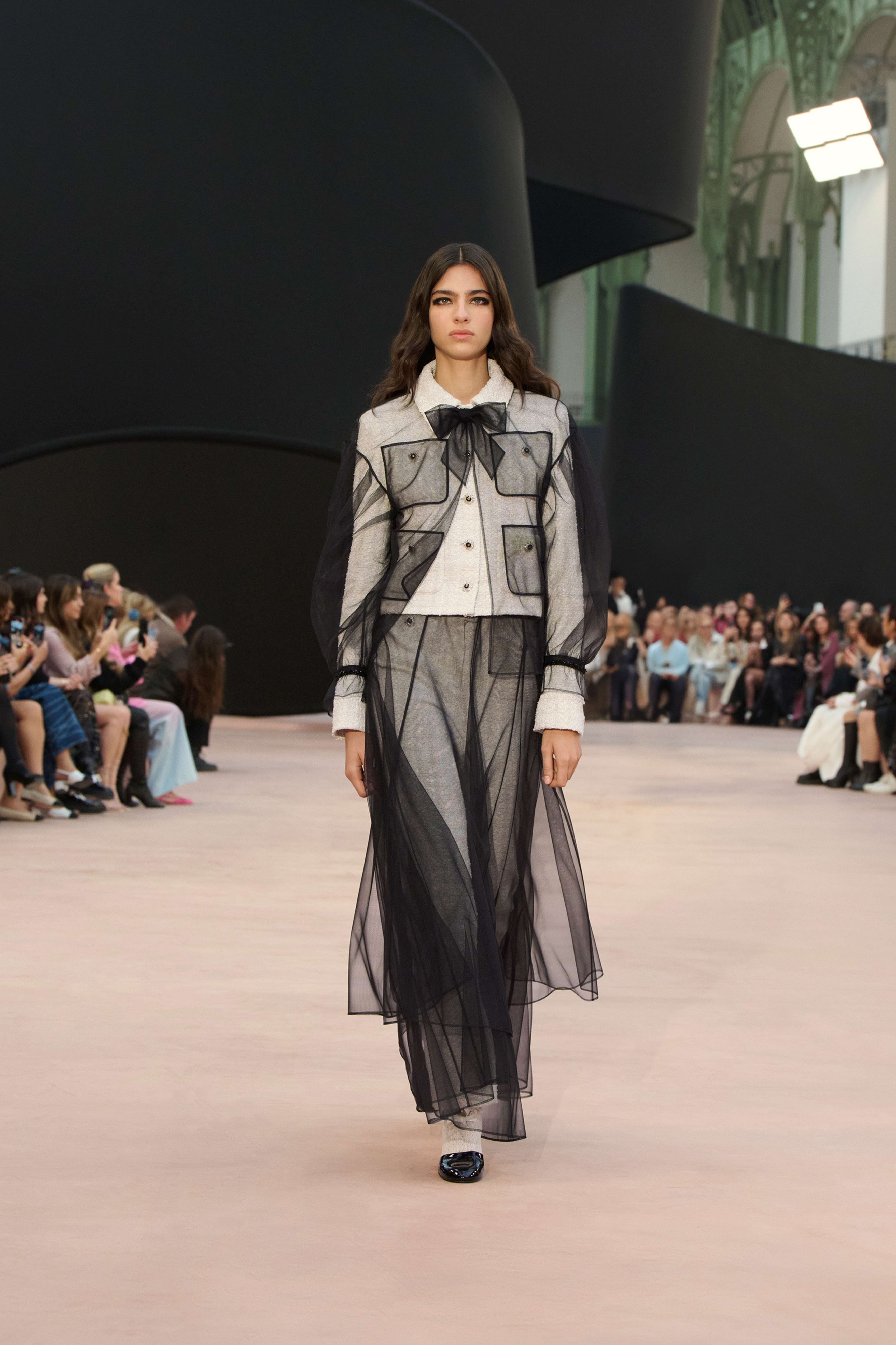 ロングスリーブ ブラウス - チュール エンブロイダリー、ストラス