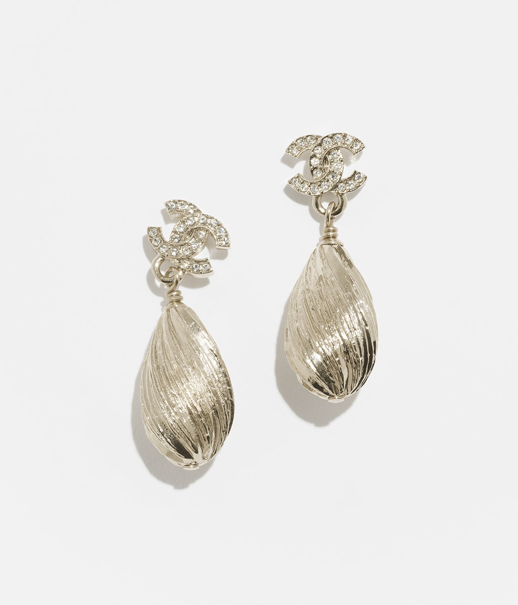 カメリア モチーフ ブローチ - シルク & ミックス ファイバー