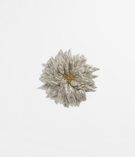 カメリア モチーフ – その他のアクセサリー — ファッション | CHANEL