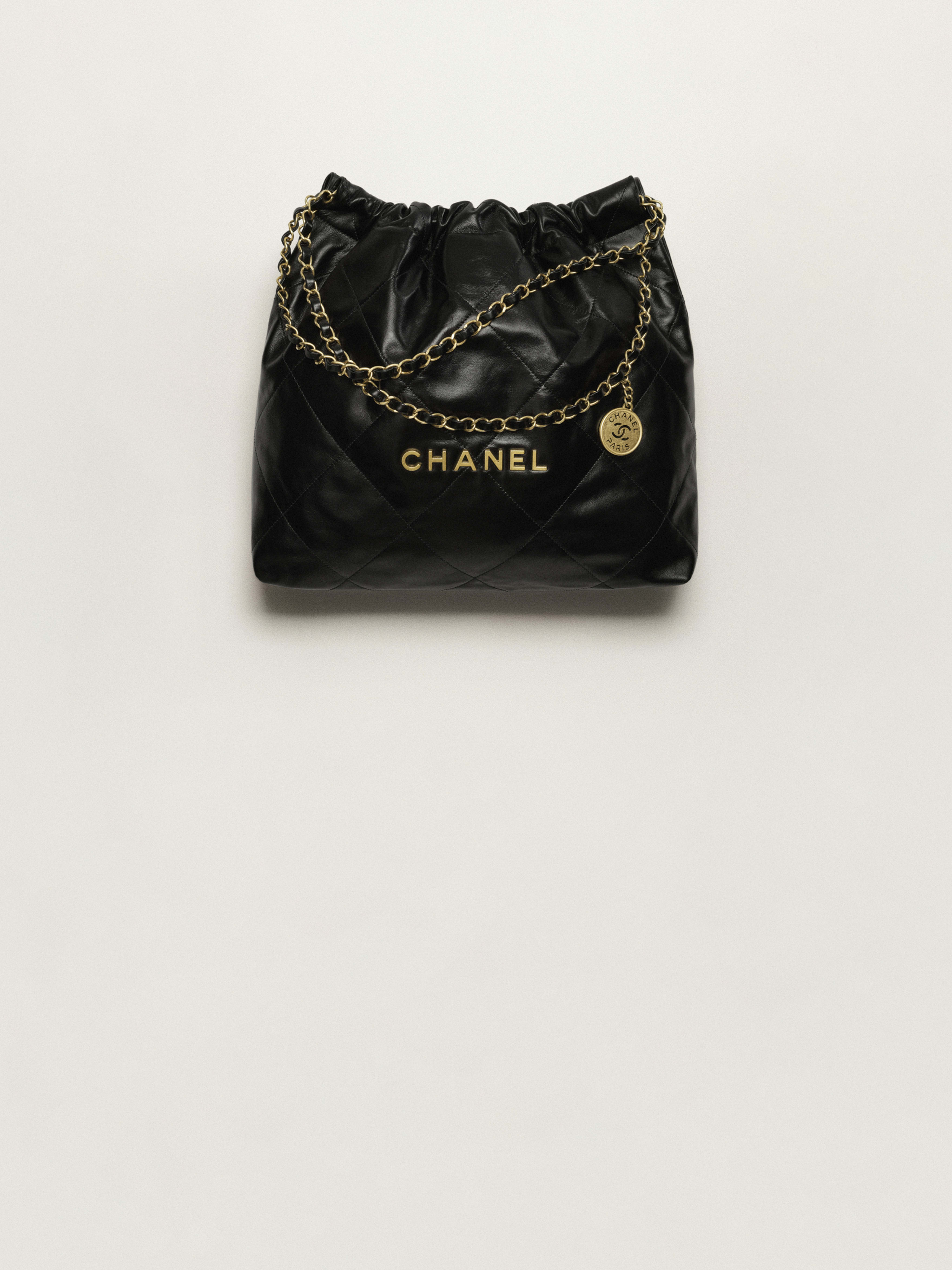 Chanel 22 handbag, Shiny calfskin & gold-tone metal , black