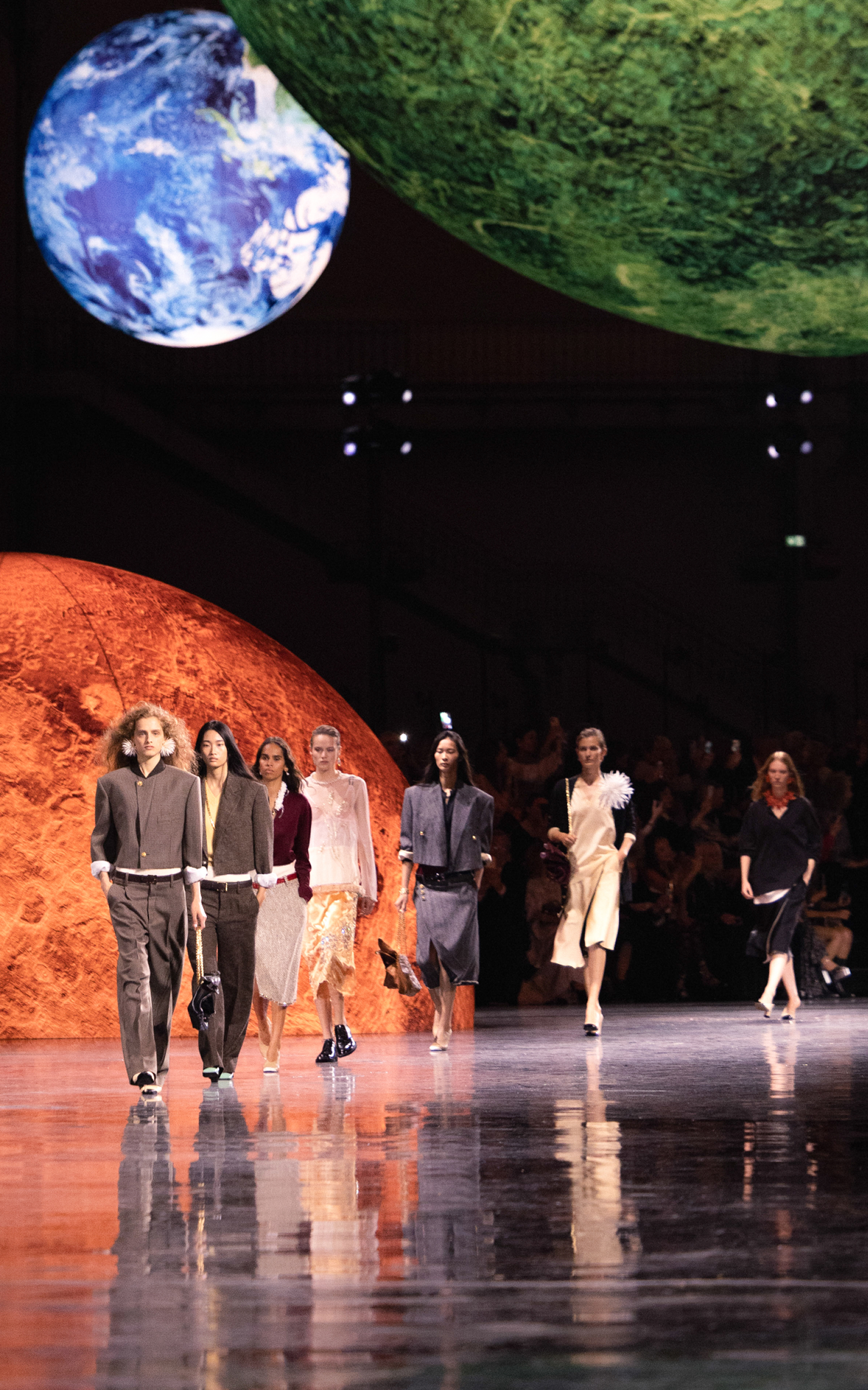 シャネル 公式サイト：CHANEL.COM - ファッション | CHANEL シャネル