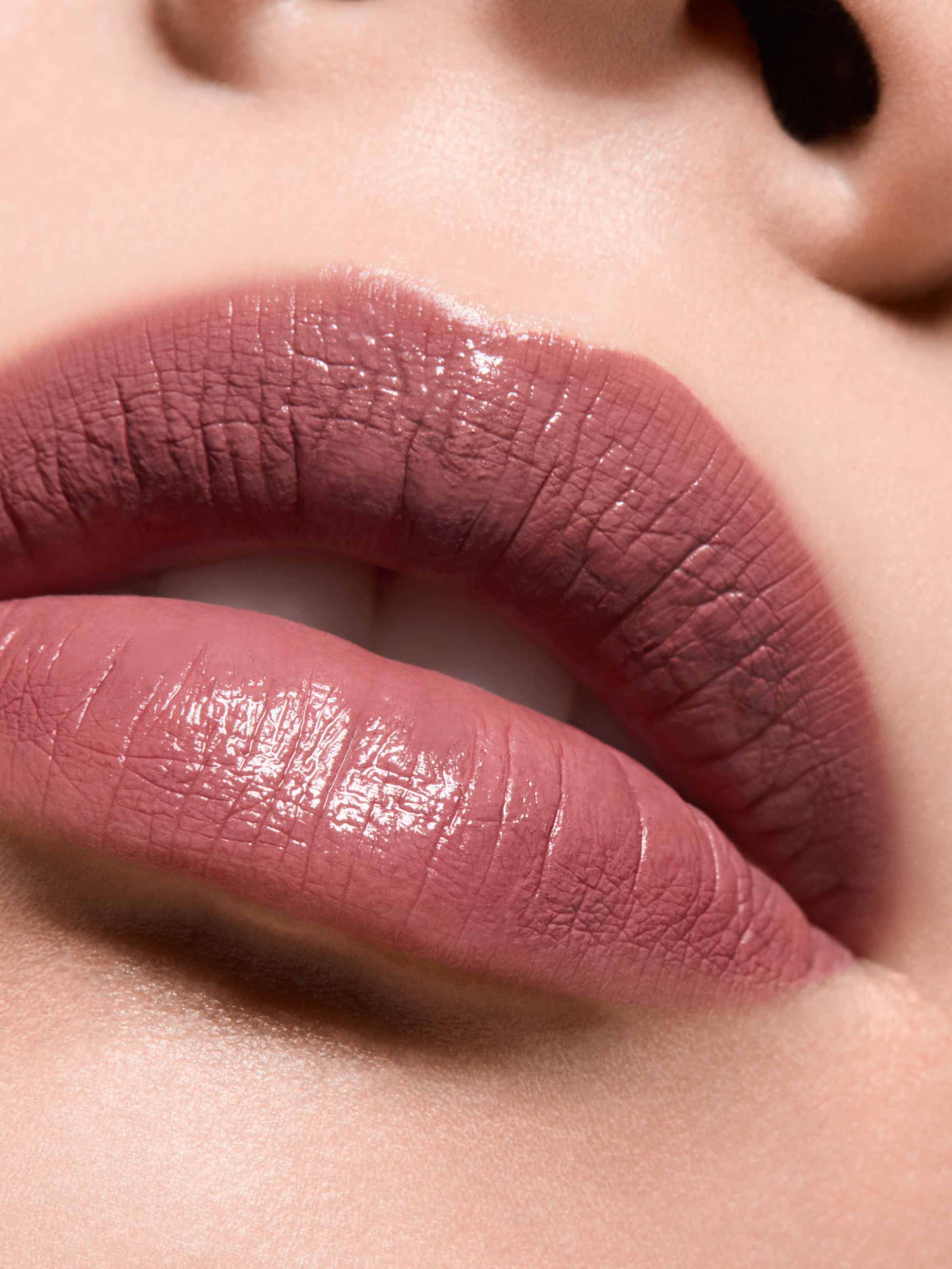 ルージュ アリュール ラック リクィッド リップカラー（つややかな