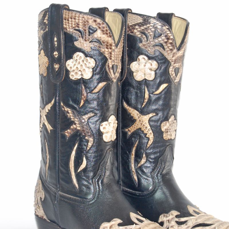 ウエスタンブーツ専門店 本格派ブーツをメキシコから直輸入