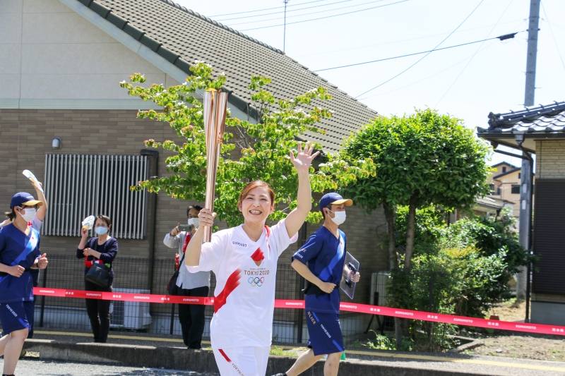 東京2020オリンピック聖火リレーが菊池市で行われました(R3.5.6)｜菊池