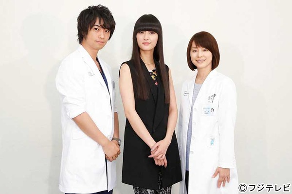 斎藤工＆石田ゆり子、「医師たちの恋愛事情」主題歌を絶賛「“ムチ”打つ