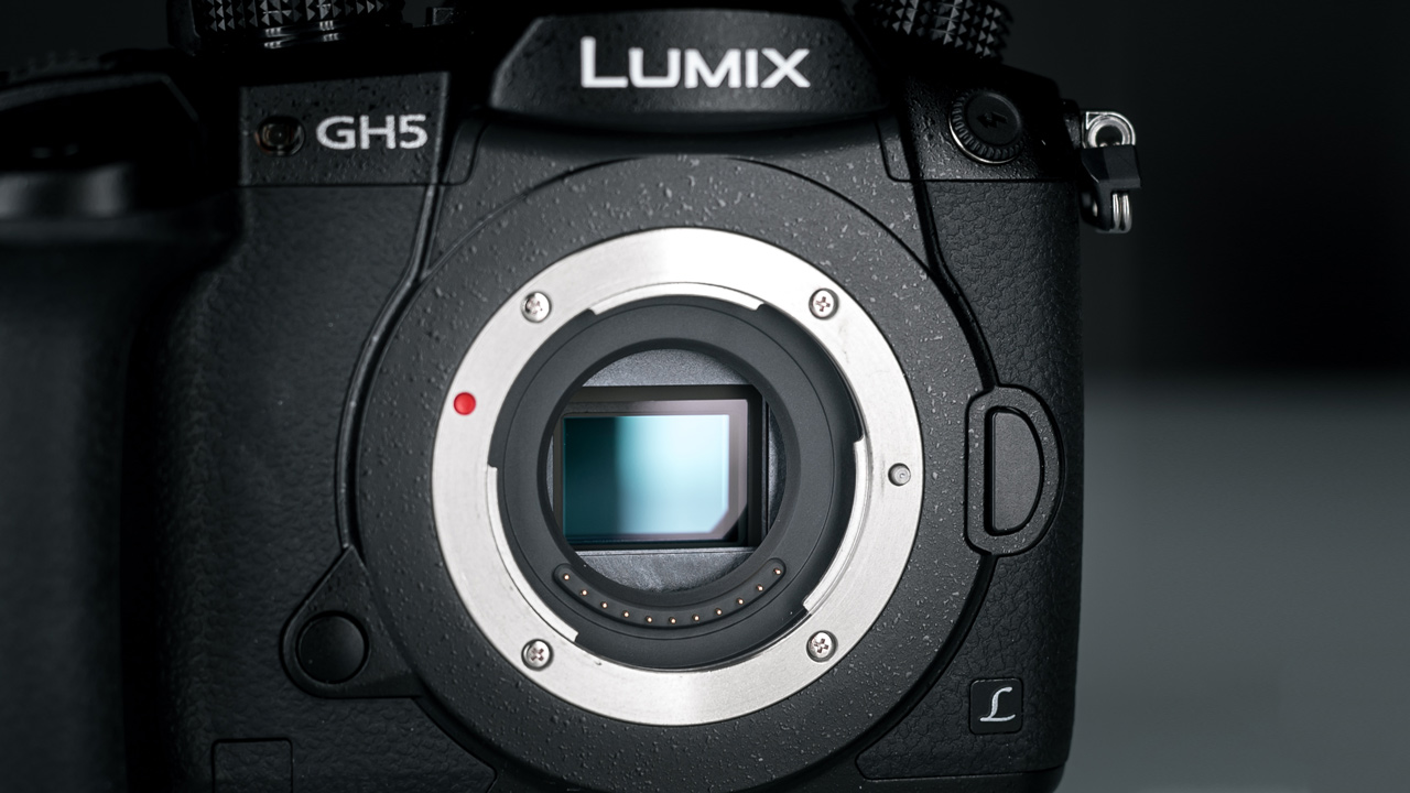 パナソニックGH5レビュー ➖ 10BitとV-logを検証する（更新版） | CineD