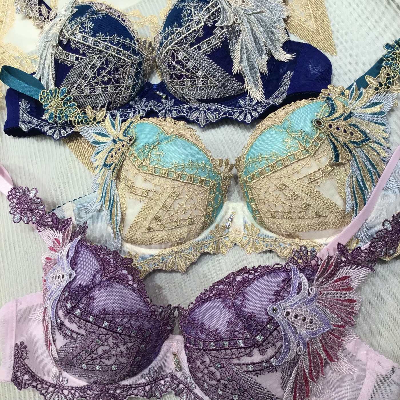 王の風格漂うゴージャス感♪店舗限定Salute79グループ | サルート by