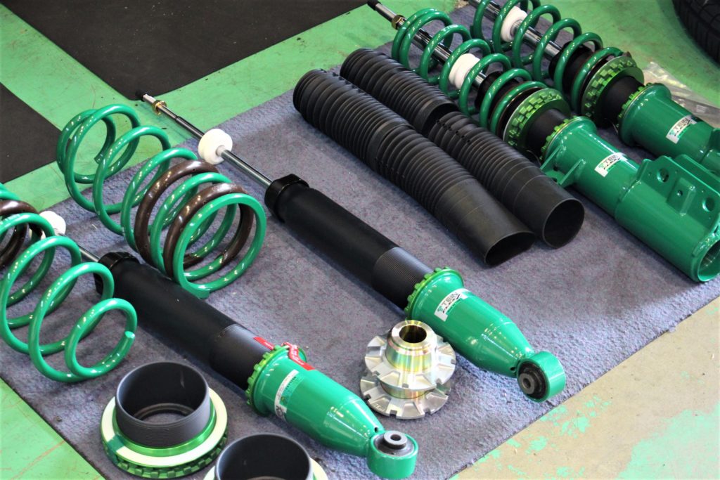 フィット ハイブリッドをTEIN FLEX-Zでローダウン。 | 中川店 & EURO